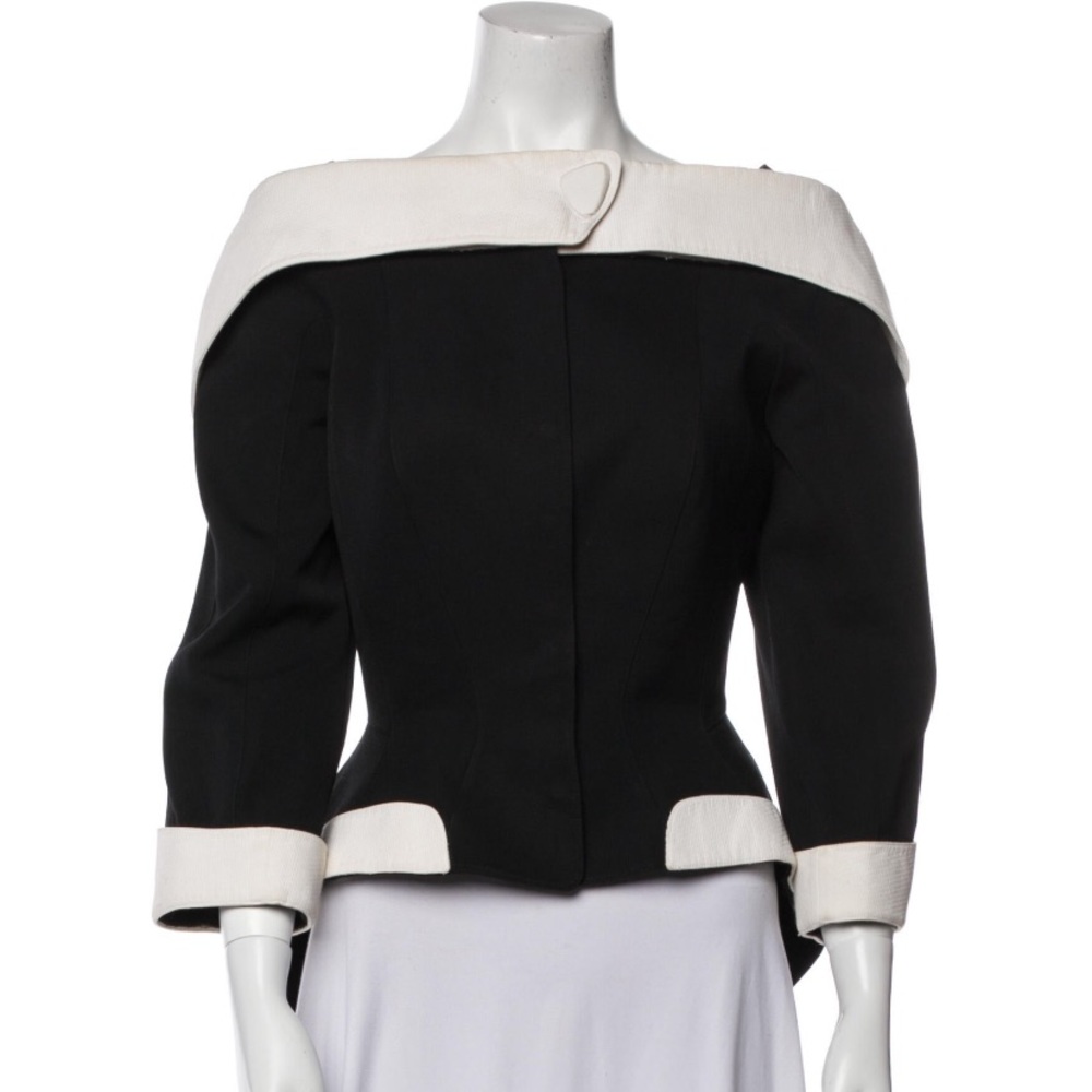 WANTED!! I’m searching to buy this Thierry Mugler blazer jacket! Not for Sale!